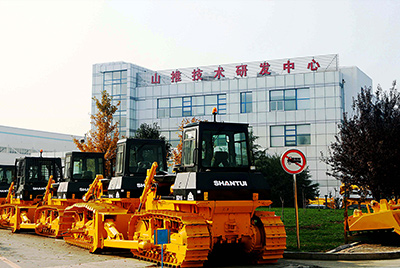 2009年，山推研發(fā)中心被國家人事部批準(zhǔn)設(shè)立博士后科研工作站，同年召開首屆科技創(chuàng)新大會。